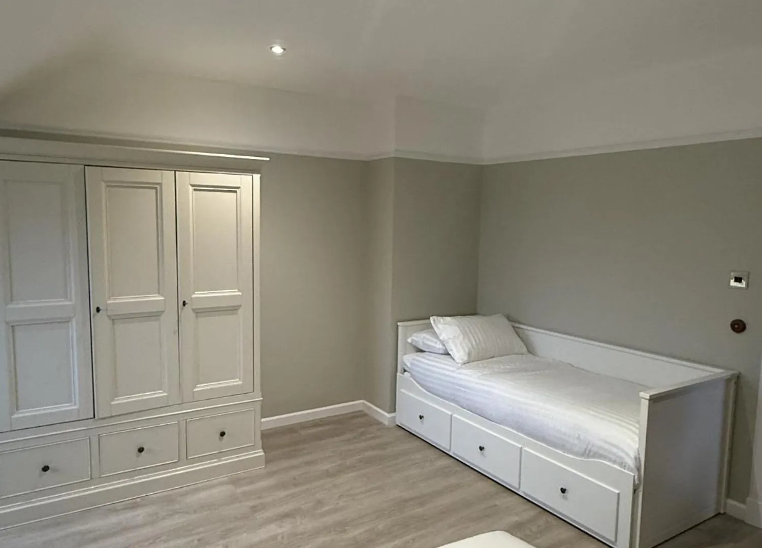 Luxury 5 Bedroom Property In West End Aberdeen 0*,  Storbritannien